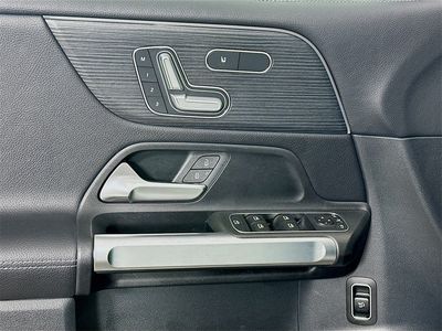 2023 Mercedes-Benz GLB — photo 14 view
