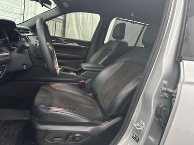 2023 Jeep Grand Cherokee - Photo 16