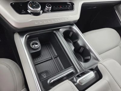 2026 Ford Expedition — photo 9 view