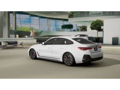 2026 BMW i4 - Photo 2