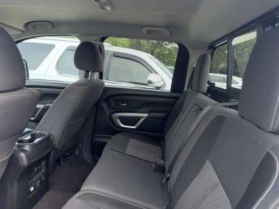 2023 Nissan Titan - Photo 8