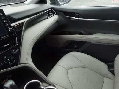 2022 Toyota Camry Hybrid - Photo 22