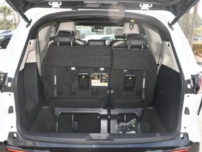 2025 Toyota Sienna — photo 19 view