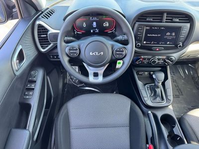 2024 Kia Soul LX — photo 15 view