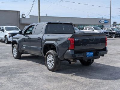 2024 Toyota Tacoma - Photo 3