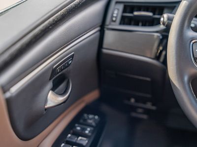 2023 Lexus ES — photo 36 view