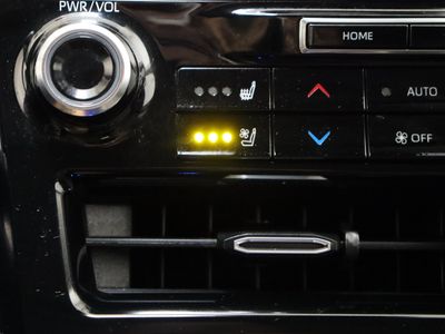 2022 Toyota Highlander FWD - Photo 23