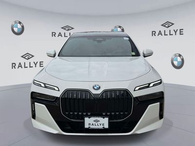 2025 BMW 7 Series - Photo 2