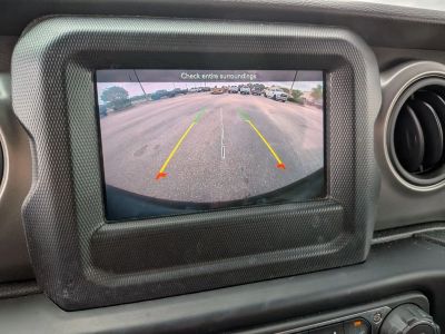 2022 Jeep Wrangler - Photo 19