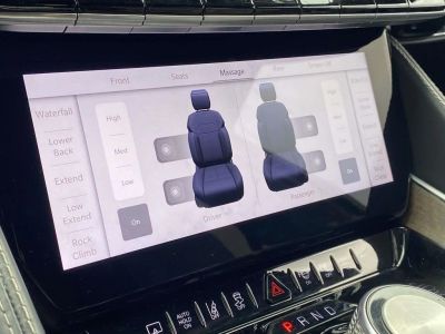 2022 Jeep Grand Wagoneer - Photo 26