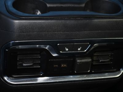 2019 Chevrolet Silverado 1500 — photo 17 view