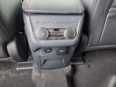 2026 Ford Explorer — photo 17 view