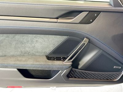 2026 Porsche 911 — photo 11 view