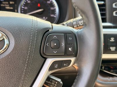 2017 Toyota Highlander - Photo 32