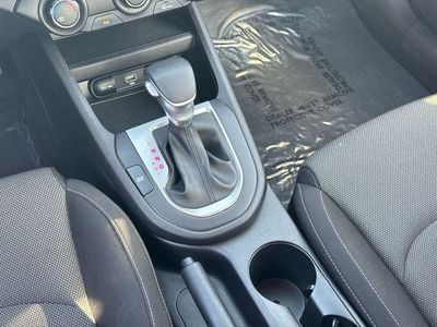 2023 Kia Forte LXS - Photo 17