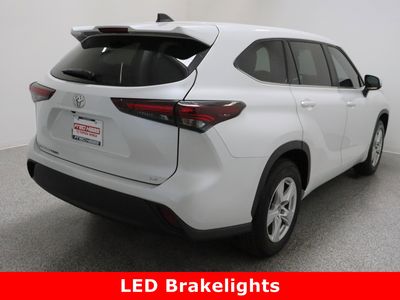 2024 Toyota Highlander FWD - Photo 7