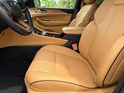 2025 Jeep Grand Cherokee - Photo 30
