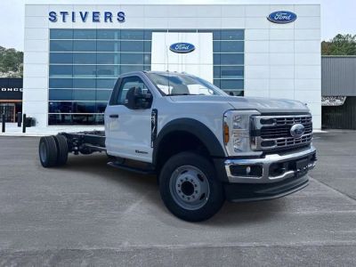 2025 Ford F-600SD - Photo 1