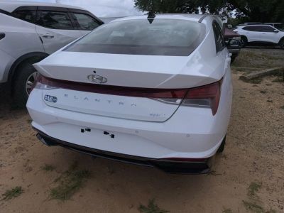2023 Hyundai Elantra Hybrid - Photo 8