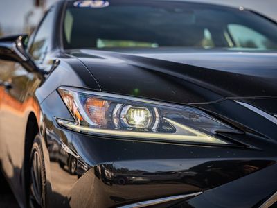 2023 Lexus ES — photo 17 view