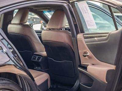 2023 Lexus ES — photo 21 view