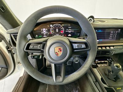 2026 Porsche 911 — photo 14 view