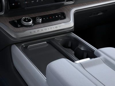 2026 Ford Expedition — photo 15 view