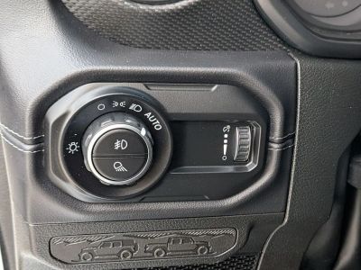 2025 Jeep Gladiator - Photo 13