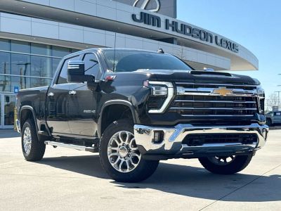 2025 Chevrolet Silverado 2500HD in Black — front three-quarter view