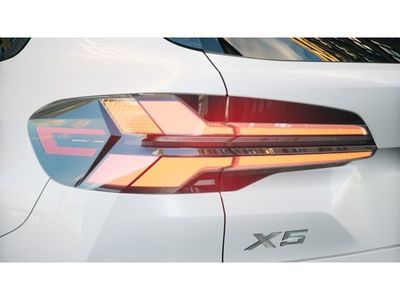 2026 BMW X5 xDrive40i — photo 8 view