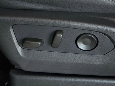2026 Chevrolet Suburban LT - Photo 28