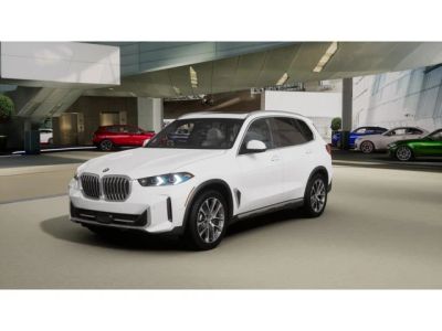2026 BMW X5 xDrive40i in Alpine White — front three-quarter view