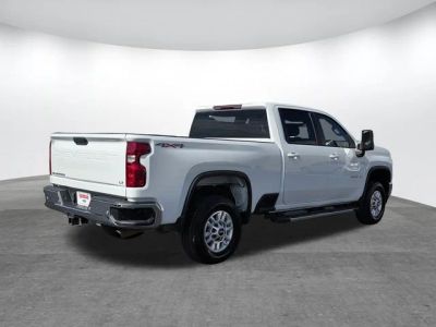 2022 Chevrolet Silverado 2500HD — interior view