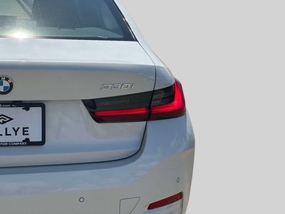 2025 BMW 3 Series - Photo 10
