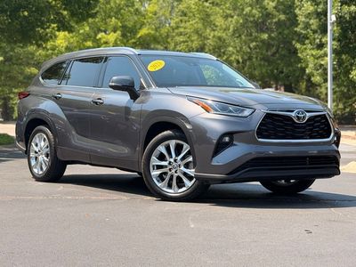 2023 Toyota Highlander Limited - Photo 2