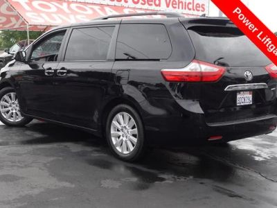 2017 Toyota Sienna - Photo 10
