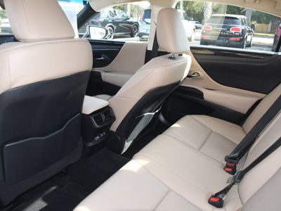 2020 Lexus ES — photo 16 view