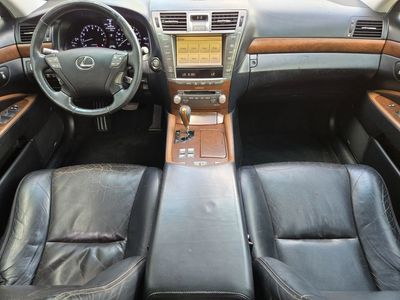 2010 Lexus LS - Photo 19