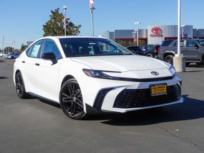 2026 Toyota Camry - Photo 2