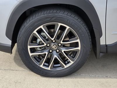 2026 Toyota Corolla Cross - Photo 7