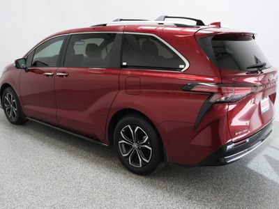 2025 Toyota Sienna AWD - Photo 9