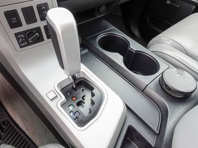 2008 Toyota Sequoia — photo 25 view