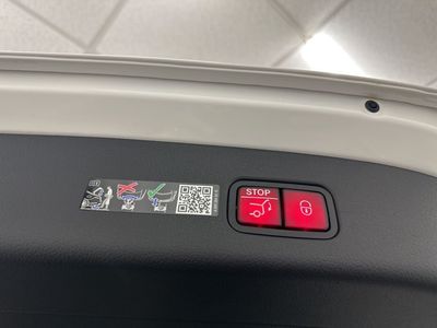 2026 Mercedes-Benz GLC — photo 25 view