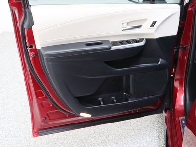 2025 Toyota Sienna AWD - Photo 12