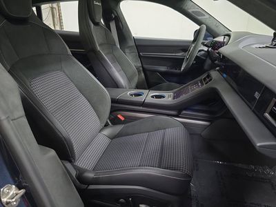 2025 Porsche Taycan Cross Turismo — photo 27 view
