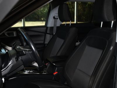 2022 Ford Explorer — photo 10 view