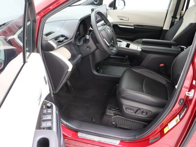 2025 Toyota Sienna AWD - Photo 14