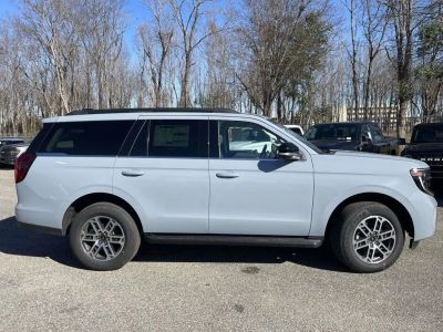 2026 Ford Expedition - Photo 2