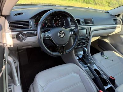 2017 Volkswagen Passat - Photo 3