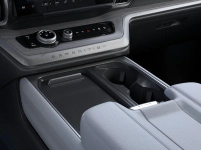 2026 Ford Expedition — photo 15 view